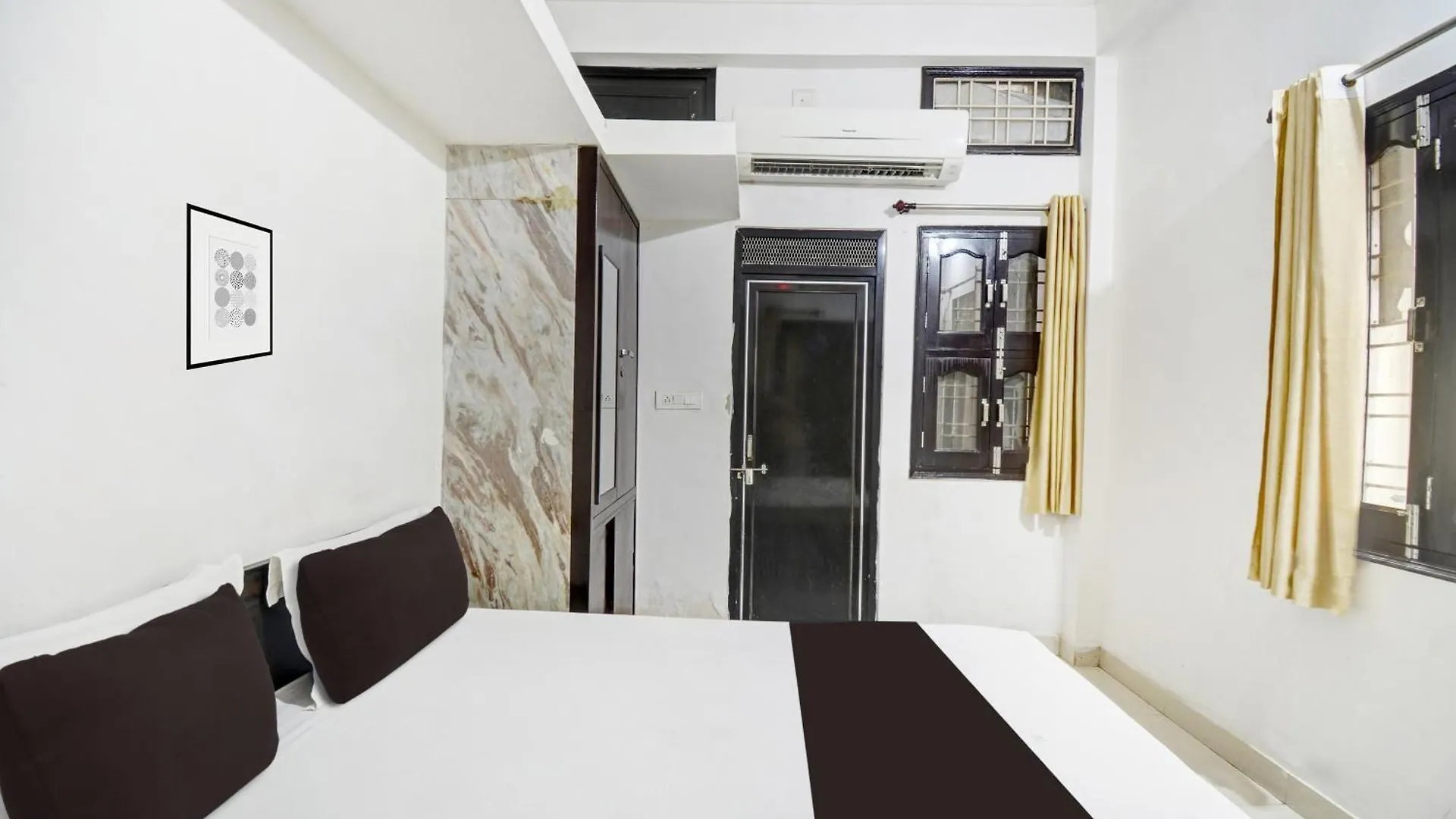 Hotel O The White Haveli Udaipur