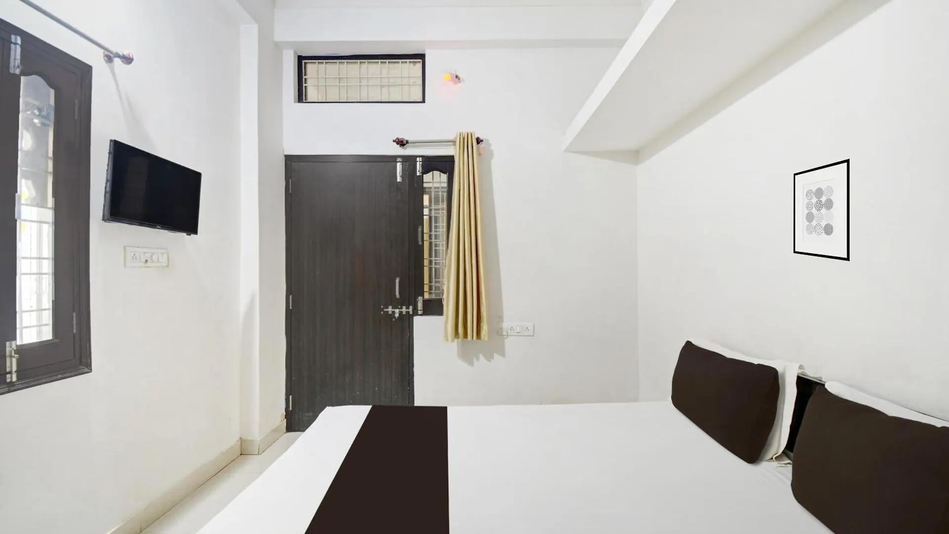 Hotel O The White Haveli Udaipur