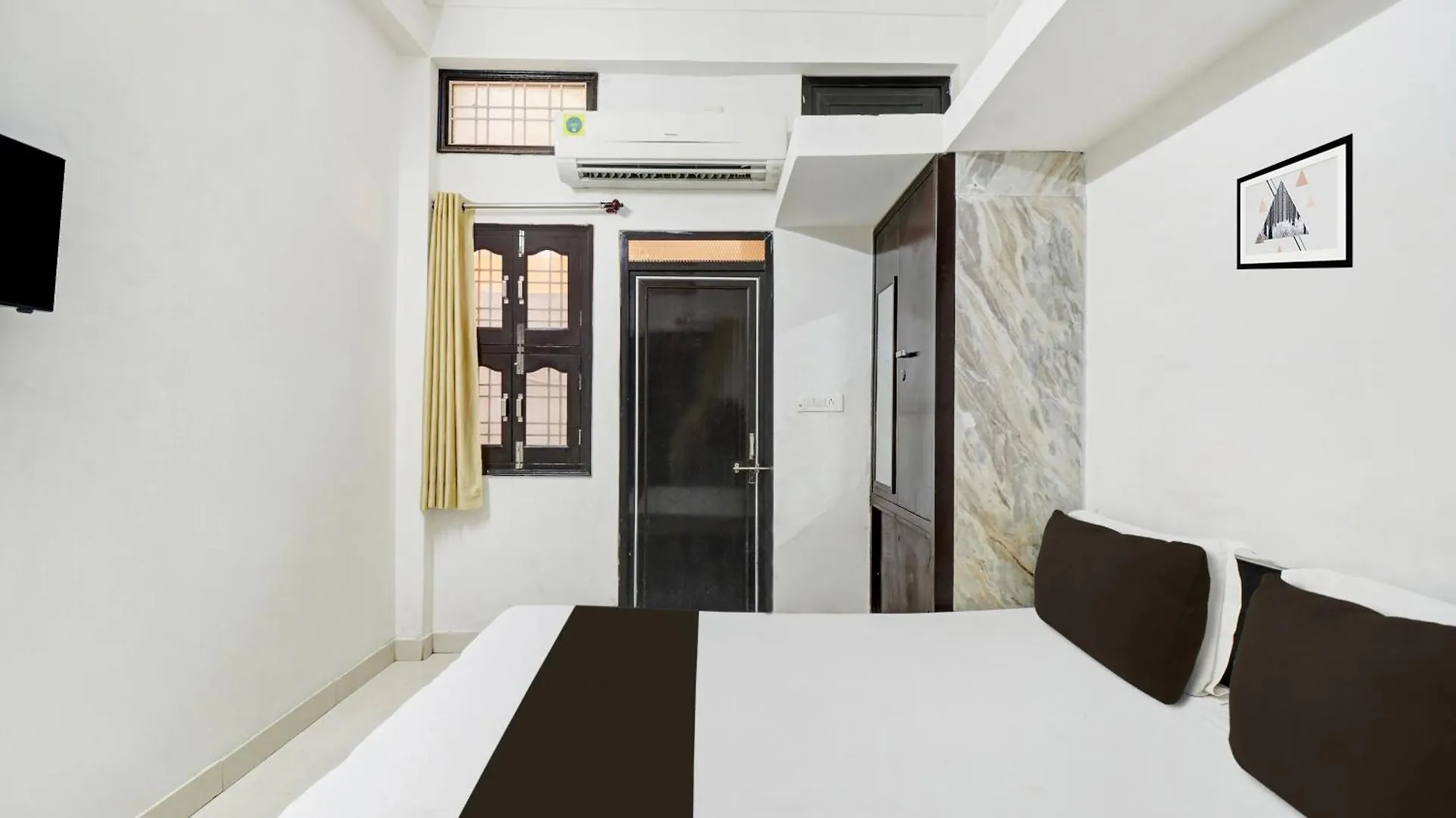 Hotel O The White Haveli Udaipur